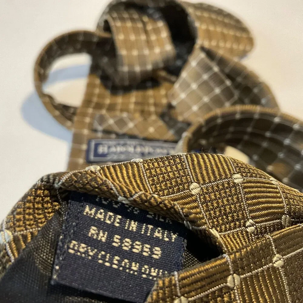 Harold Powell Mens classic Brown Silk Tie micro dots textured weave Italy